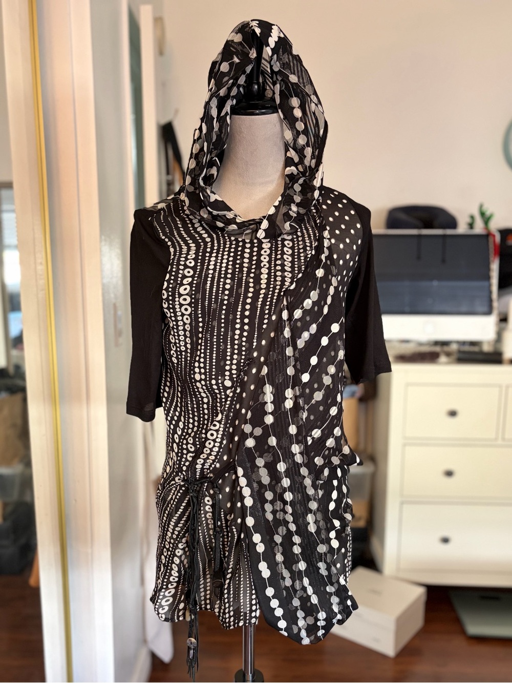 Vintage Euro Giusto Dama Black & White Dot-Strip Hooded Top
